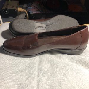 Easy spirit Brown shoes
